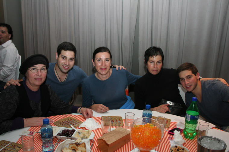 2010-11-18-Chazak-bingo (106)