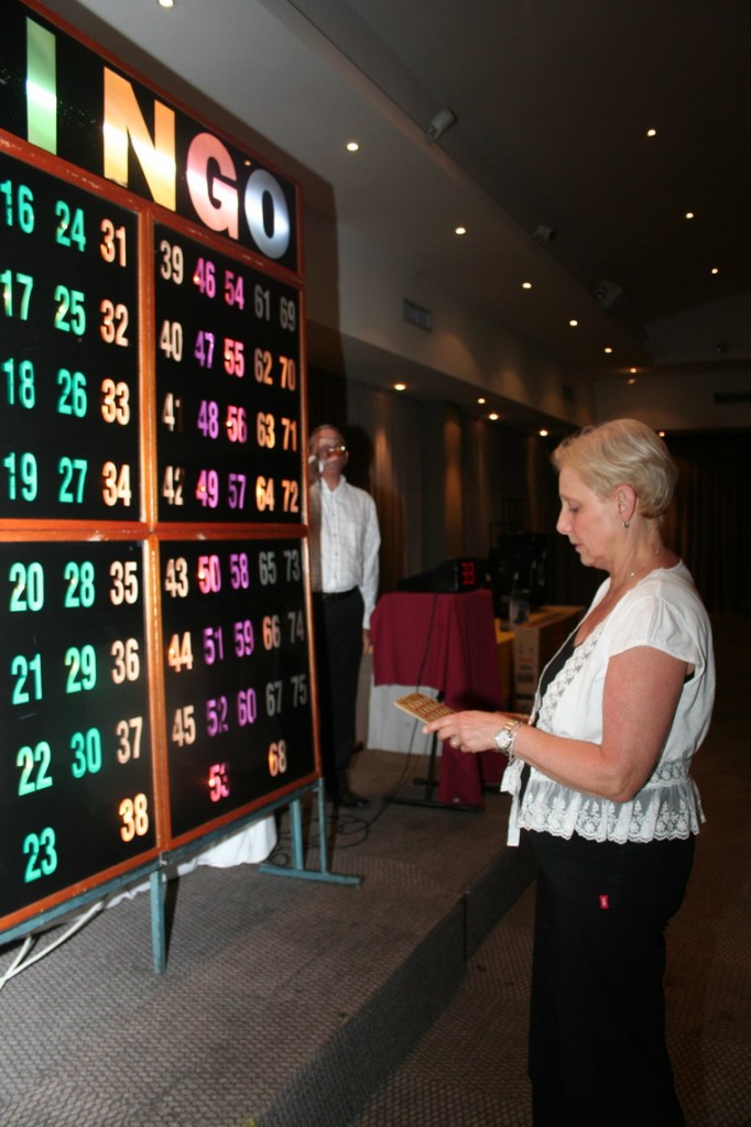 2010-11-18-Chazak-bingo (157)